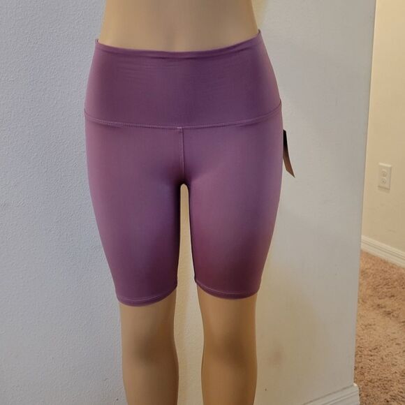 BRAND NEW DYSTY LAVENDER SHORT  LEGGING - Picture 2 of 16